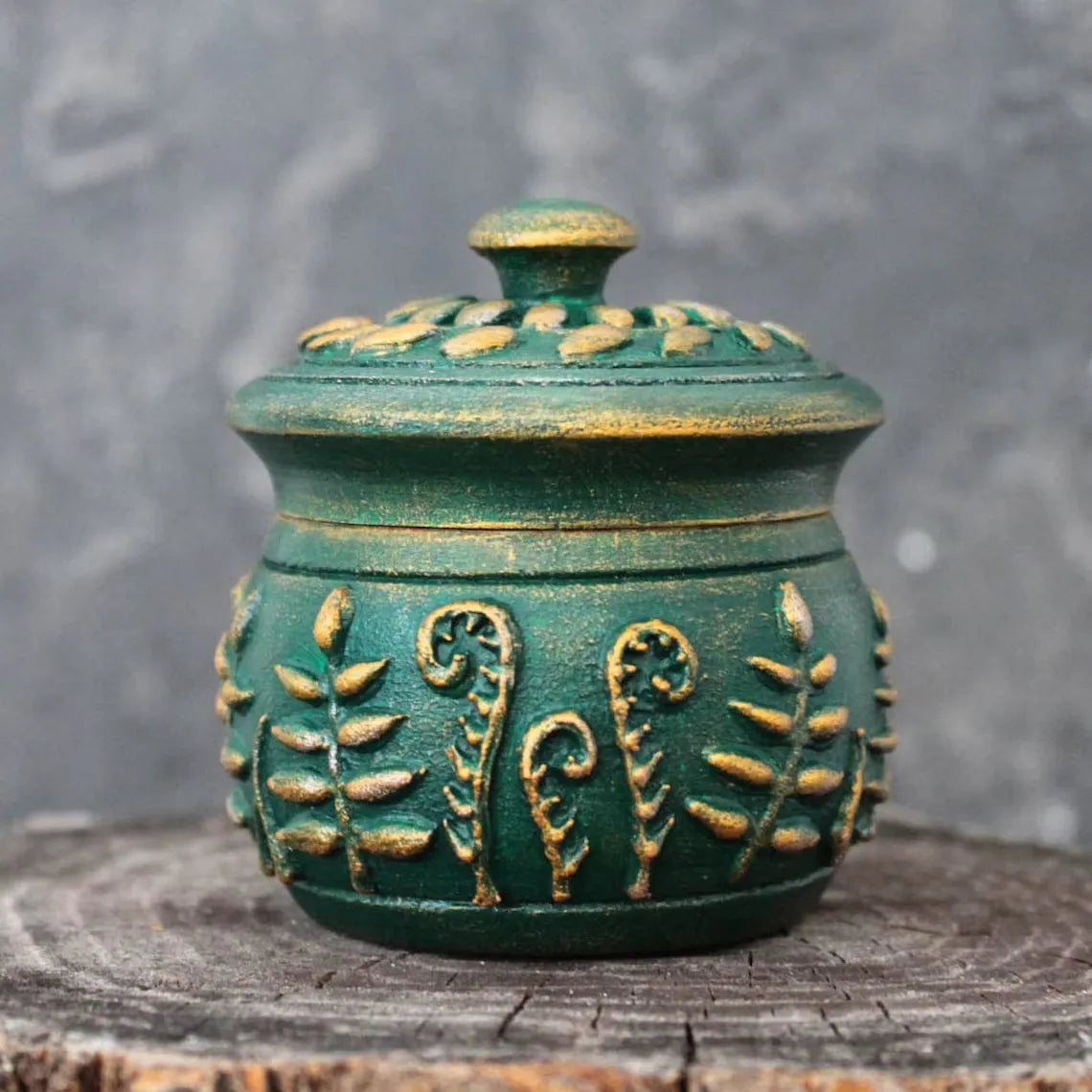 emerald magic small wooden pot with lid  