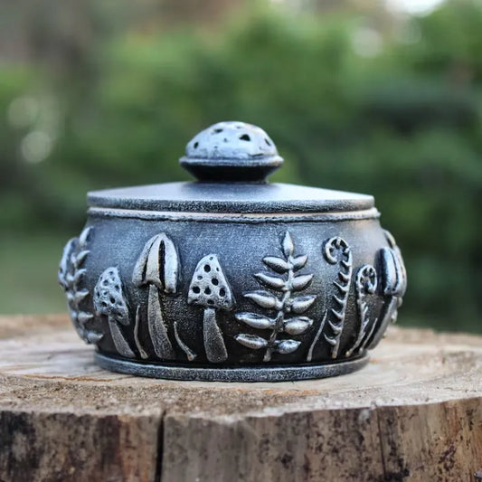 forest glade wooden pot with lid  