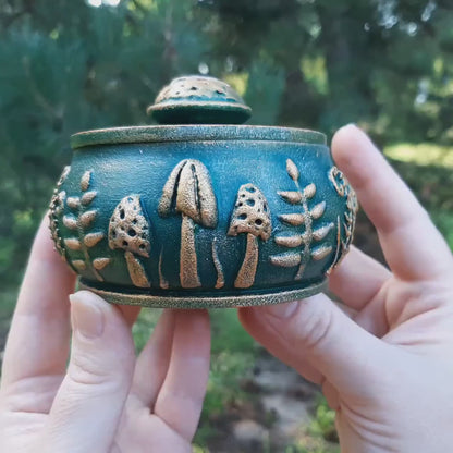 Emerald Forest Glade: wooden pot with lid