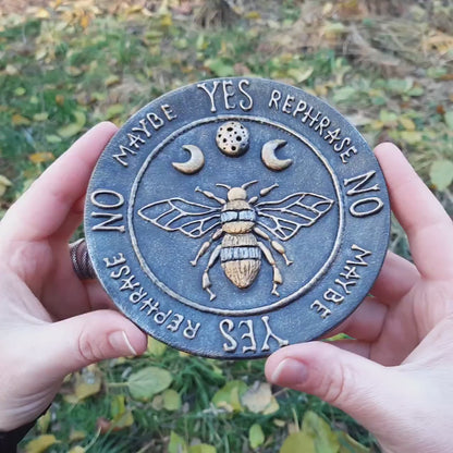 Witch bee: pendulum board