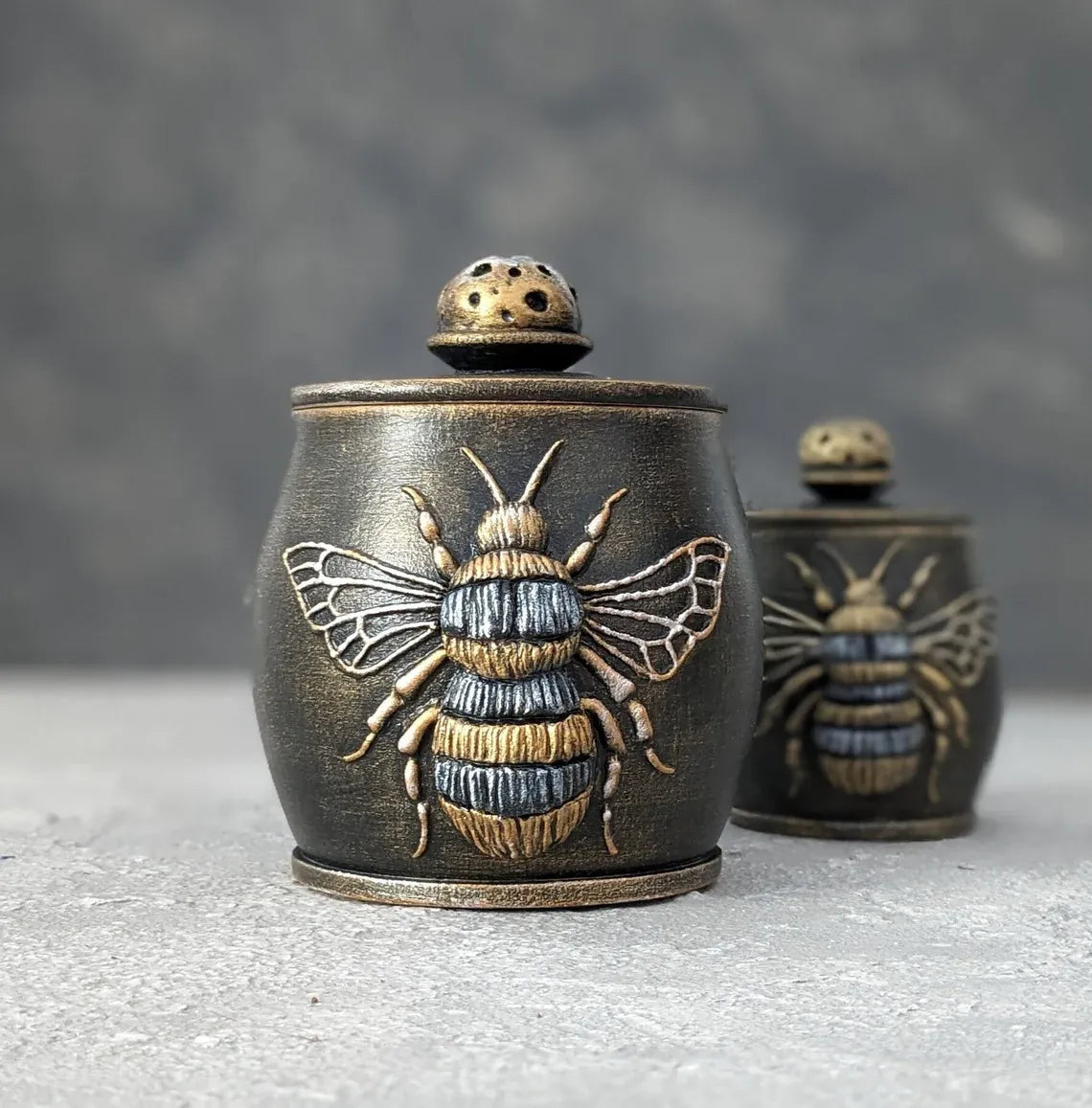 witch bee wooden pot with lid collection